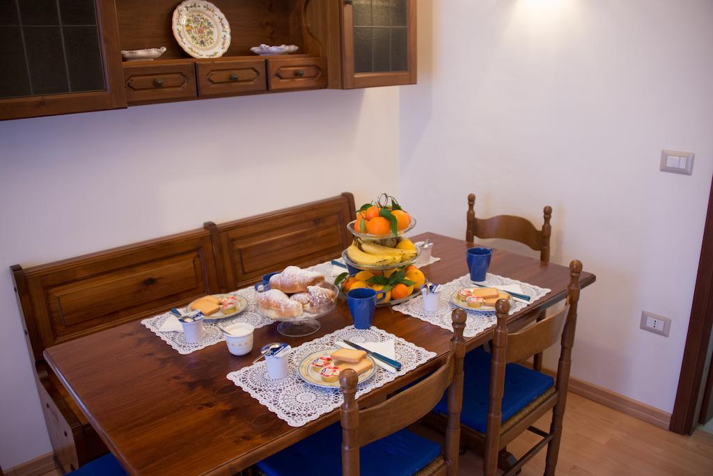 Il Giglio Rosso Appartement Napels Kamer foto