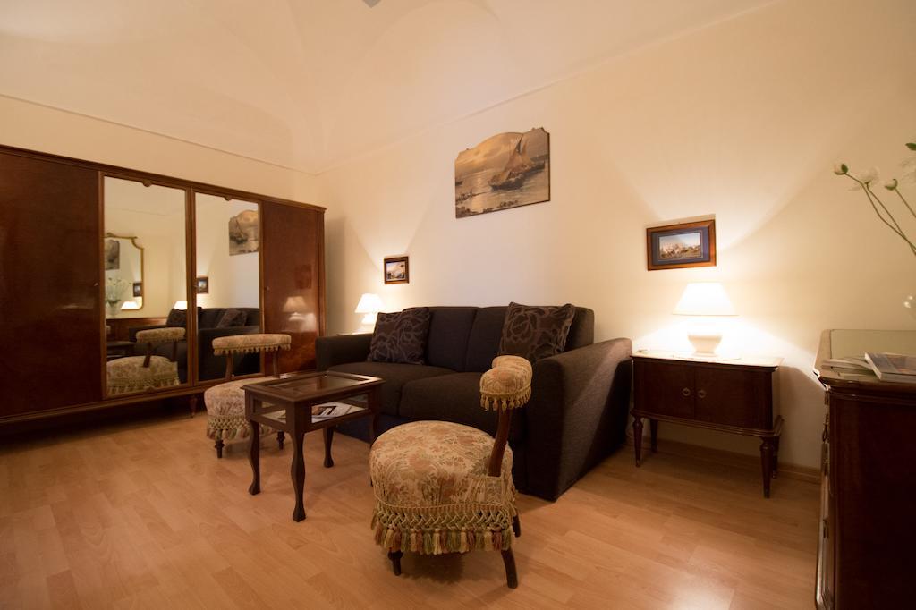 Il Giglio Rosso Appartement Napels Kamer foto